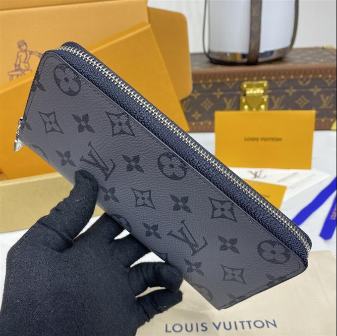 2025224M62295104120157