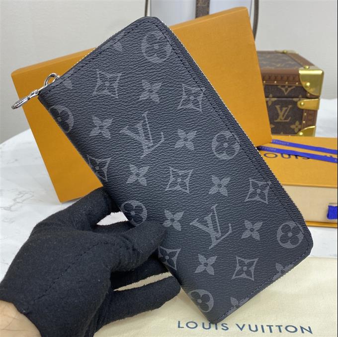 2025224M62295104120282