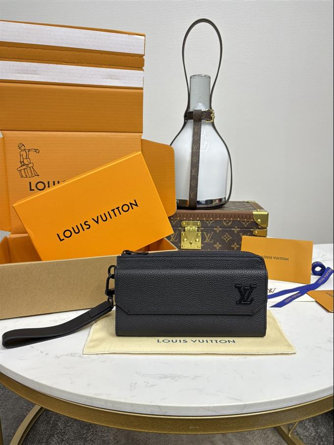 2025224M6983110410573