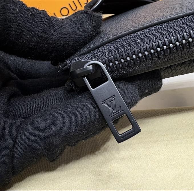 2025224M6983110410682