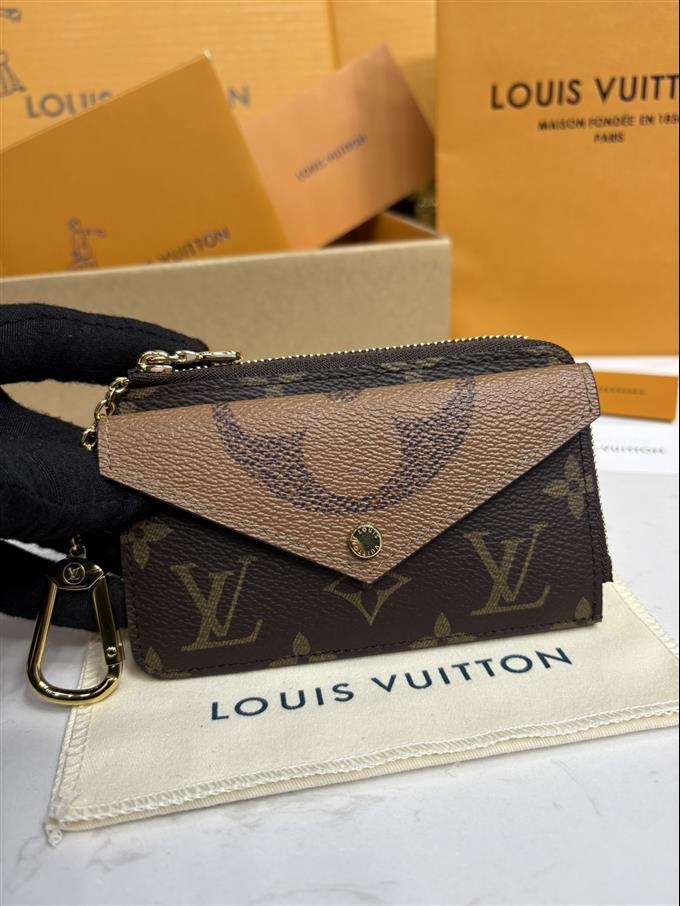 2025224M81303104111785