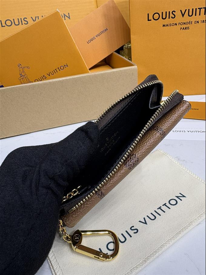 2025224M81303104111893