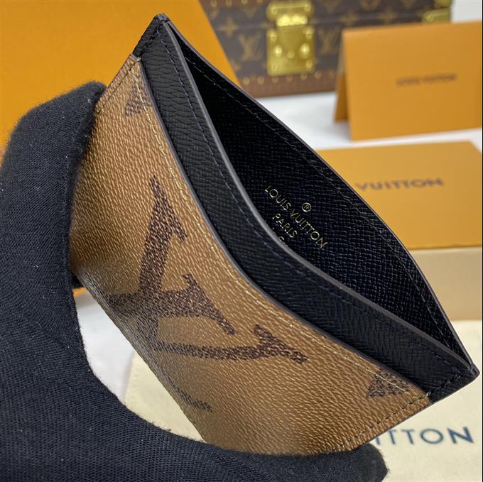 2025224M81462104116570