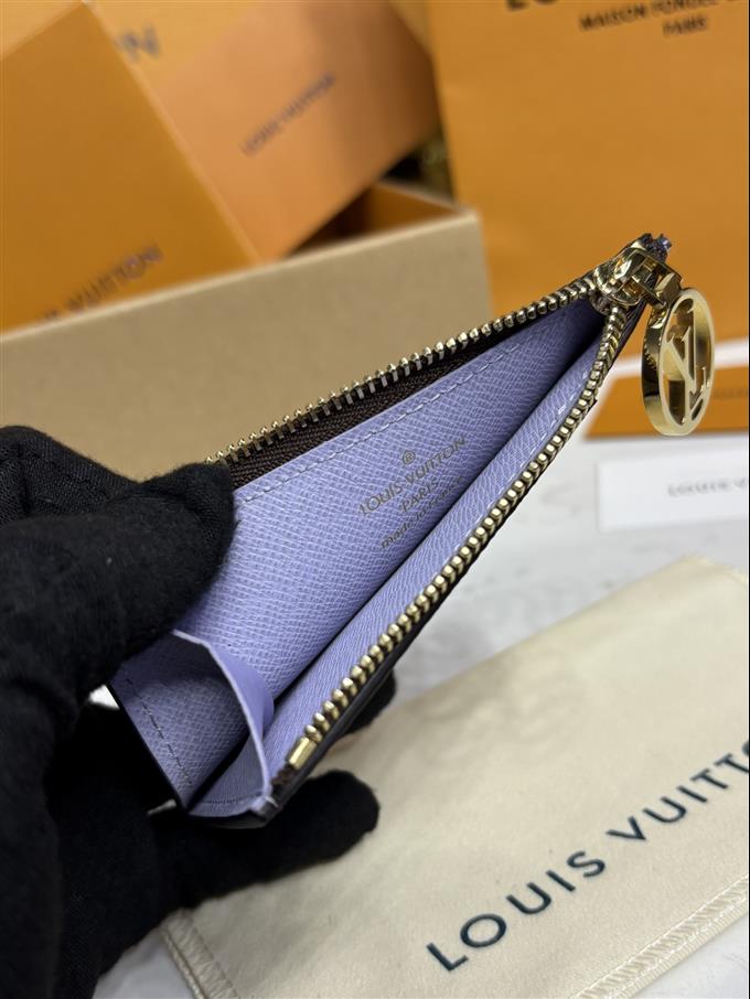 2025224M81880104112274