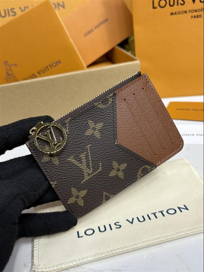 2025224M81880104112305