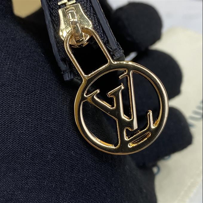 2025224M81883104112621