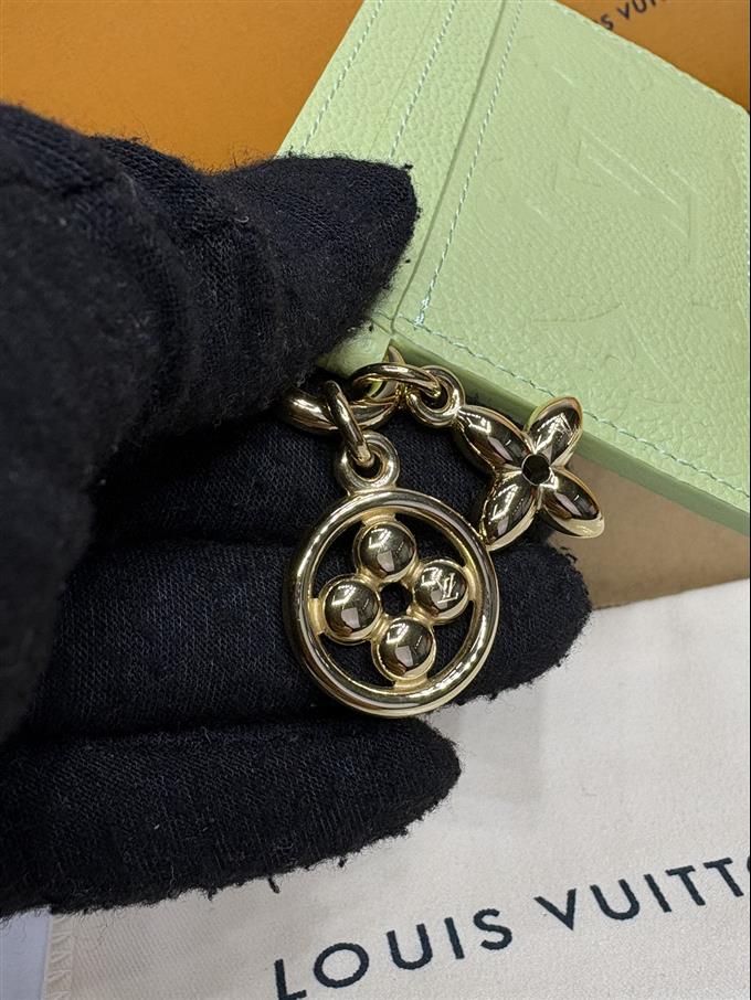 2025224M821321041389