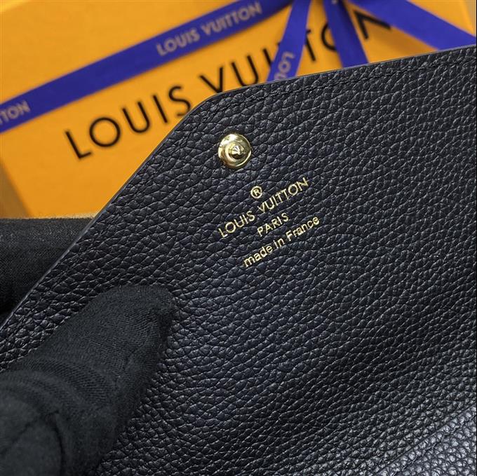 2025224M82257104115710