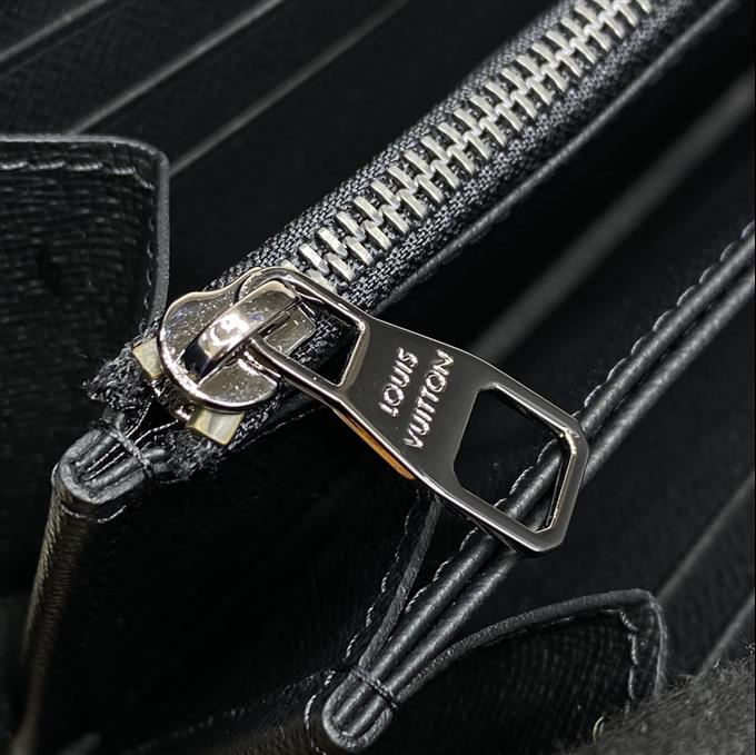 2025224N41662104122457