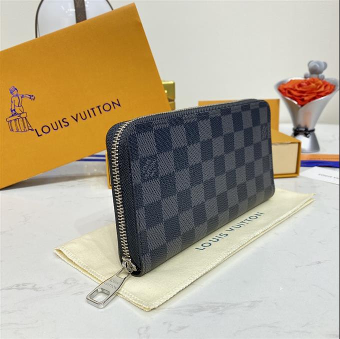 2025224N41662104122536