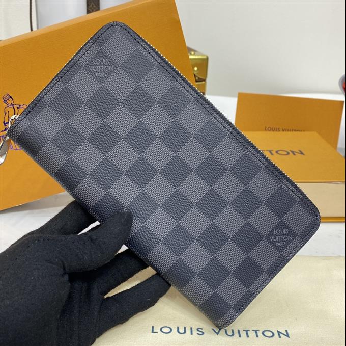 2025224N41662104122551