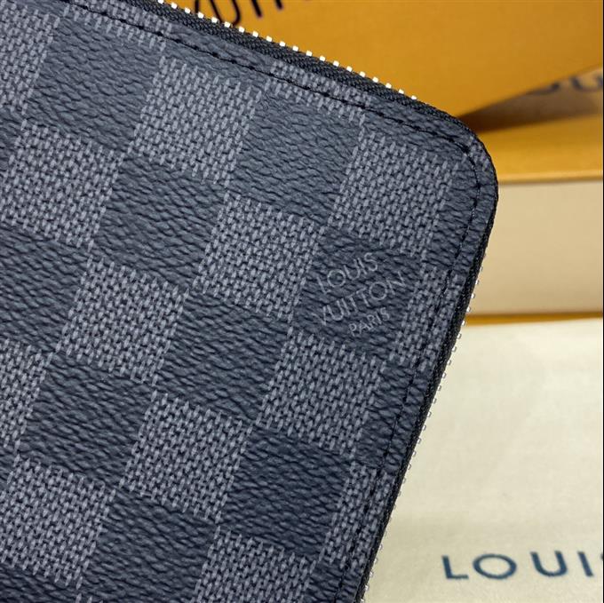 2025224N41662104122567