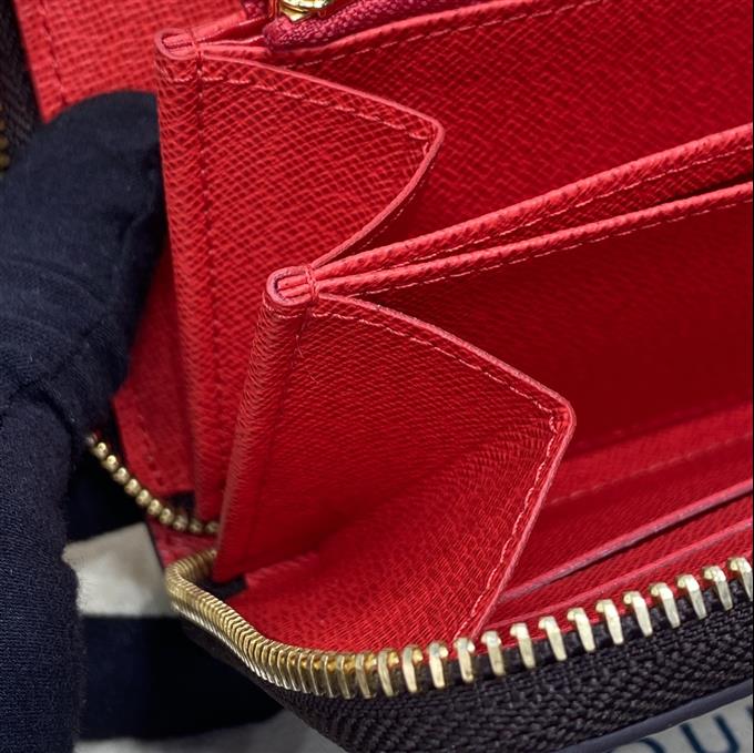 2025224N41662104122930