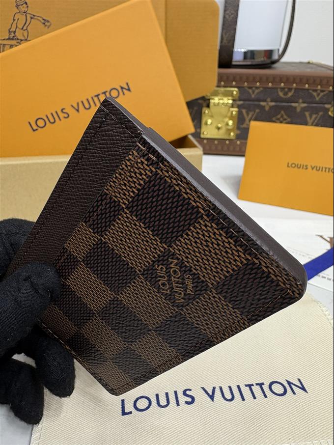 2025224N61722104127225