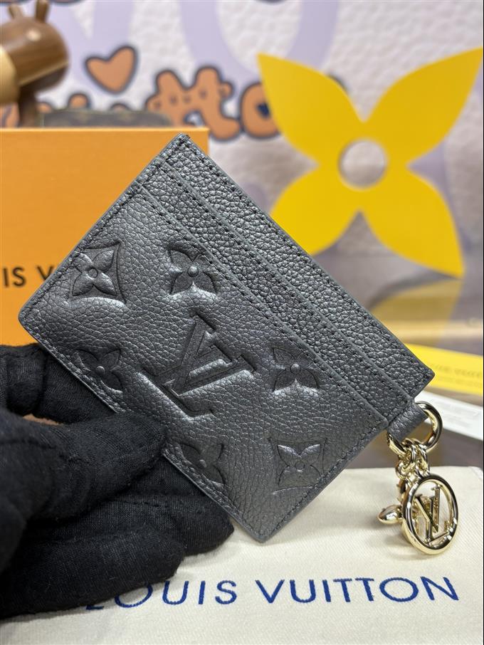 2025224M12178104716743