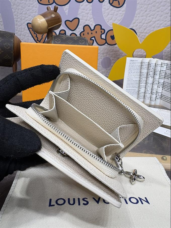 2025224M12188104717168