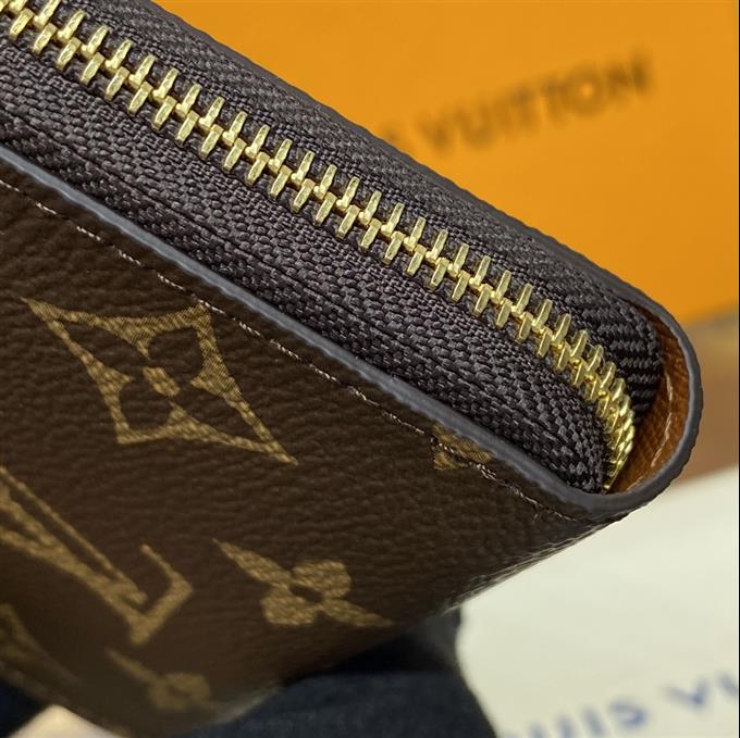 2025224M83476105248452