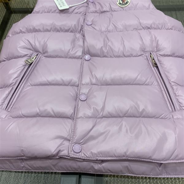 2024322133428406270300