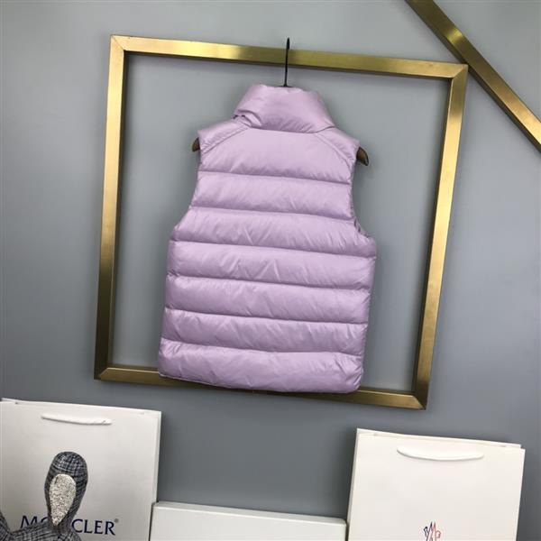 2024322133429384270300