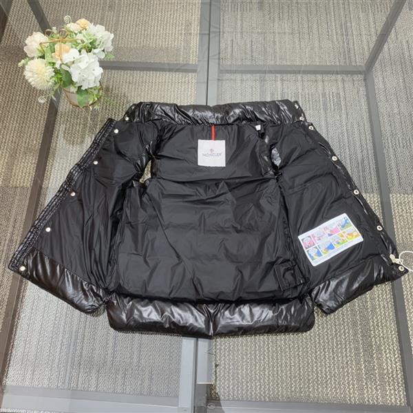 2024322133443251270300