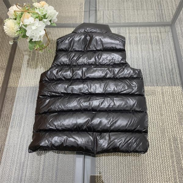 2024322133443283270300