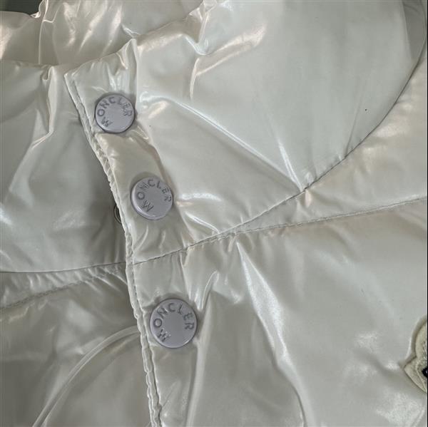 2024322133444458270300