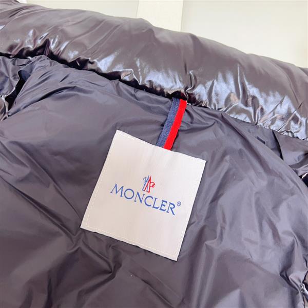 2024322133446670270300